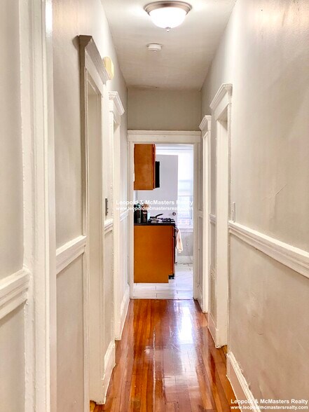 Building Photo - 19 Roseclair St