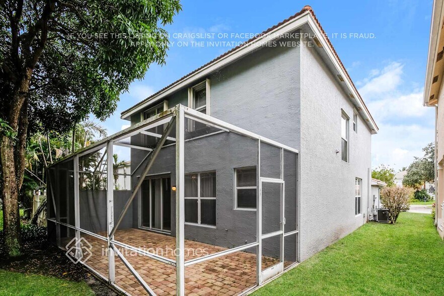 Building Photo - 5115 Crescent Moon Dr