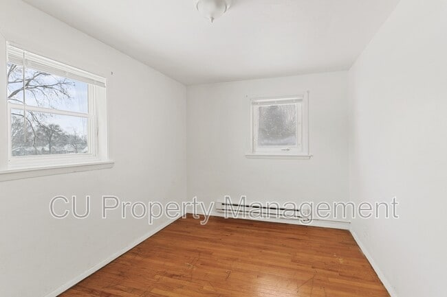 Building Photo - 202 S Lynn St