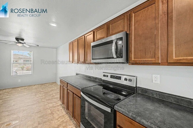 Building Photo - 1353 W Pima Ave