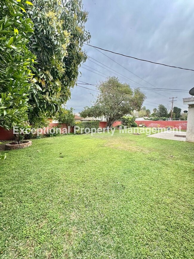 Building Photo - Ready to move in 3 bed 2 bath home