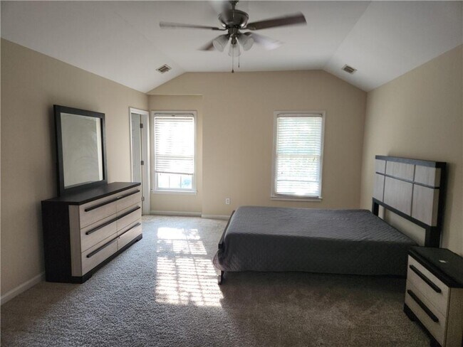 Building Photo - 3306 Sheffield Cir