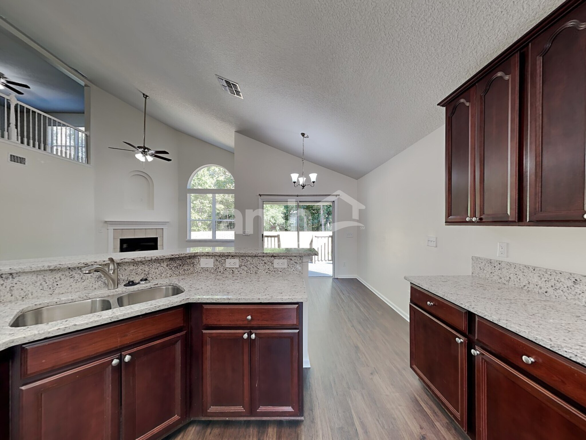 Building Photo - 1411 Samantha Cir S