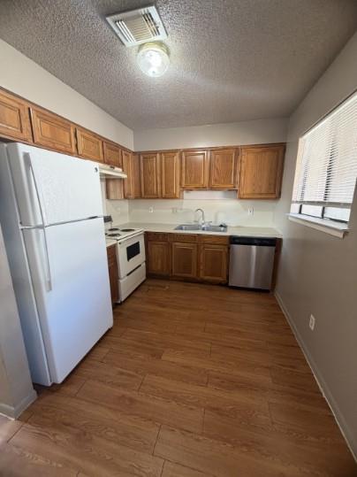 Building Photo - 139 Elm St