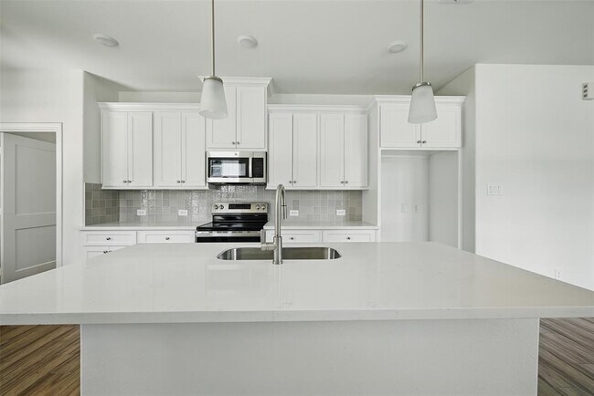 Building Photo - 24644 Cavan St
