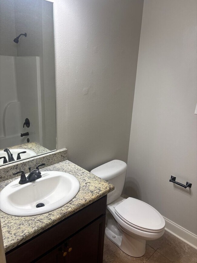 Building Photo - Beautiful 3-bedroom/2-bath D'Iberville