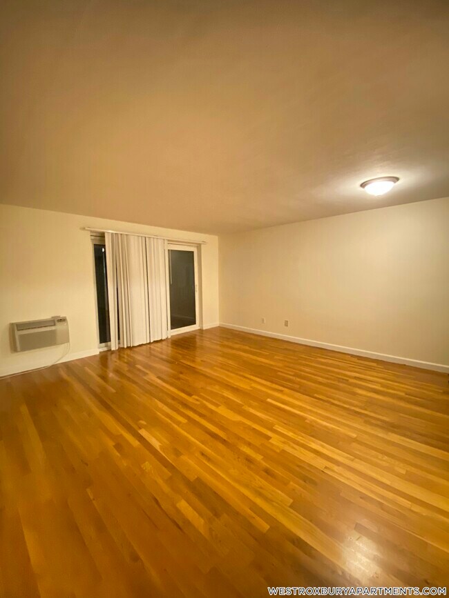 Building Photo - 1799 Centre St