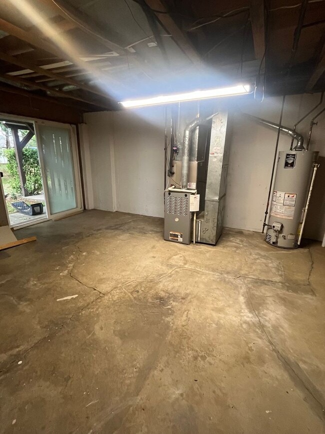 Building Photo - 3 Bd / 2.5 Bth Pennsbury School District Townhome