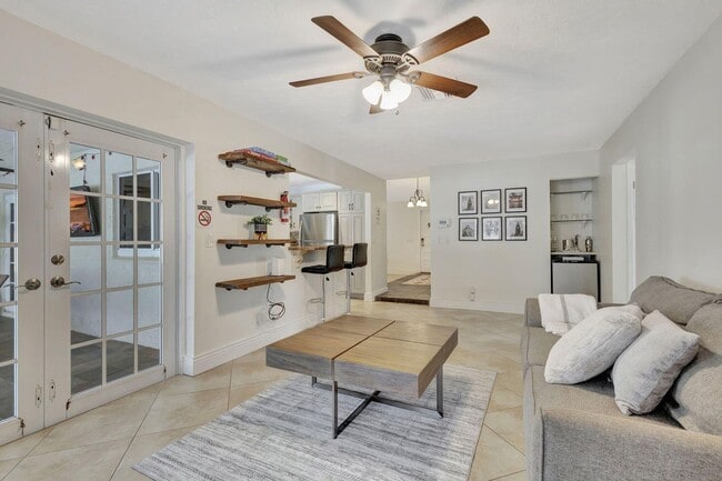 Building Photo - 1104 Jackpine St