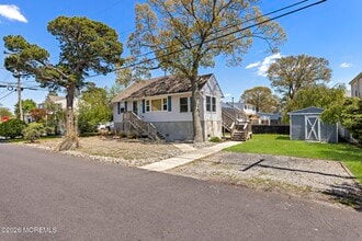 Building Photo - 19 Ardmore Dr