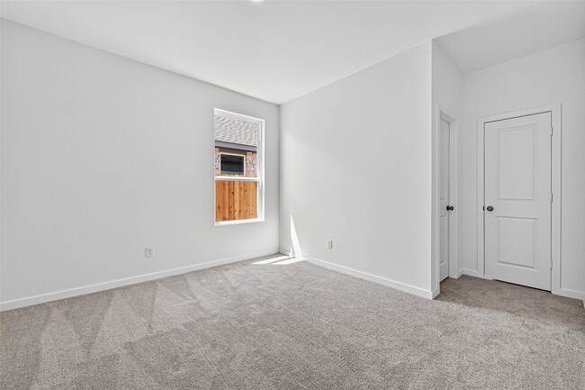 Building Photo - 3028 Avenida Sonoma Dr