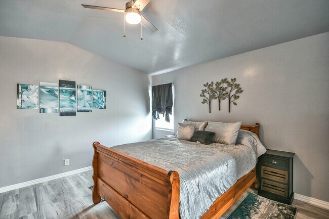 Building Photo - 824 S Blue Quail Ct