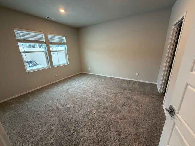 Building Photo - Stunning 3 Bed, 2 Bath Home in Spokane!