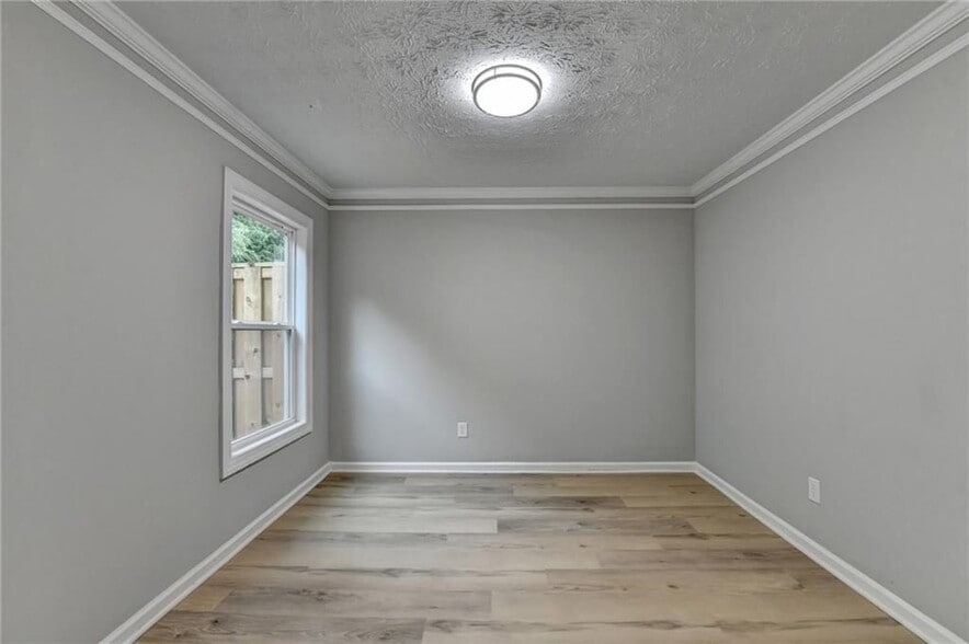 Building Photo - 3876 Meadow Creek Dr