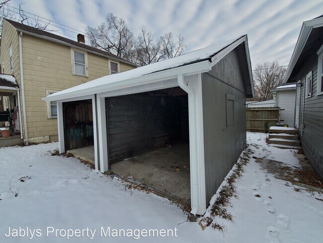 Building Photo - 3 br, 1 bath House - 902 Park Ave