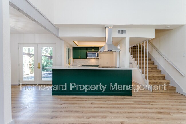 Building Photo - 2026 Via Ballena