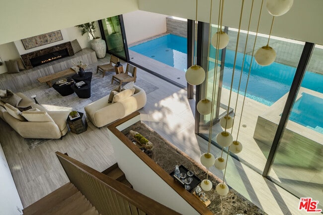 Building Photo - 8777 Hollywood Blvd