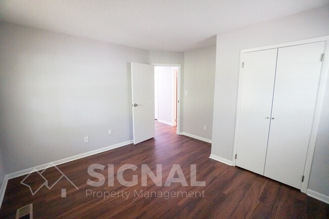 Building Photo - 105 Silverleaf Dr