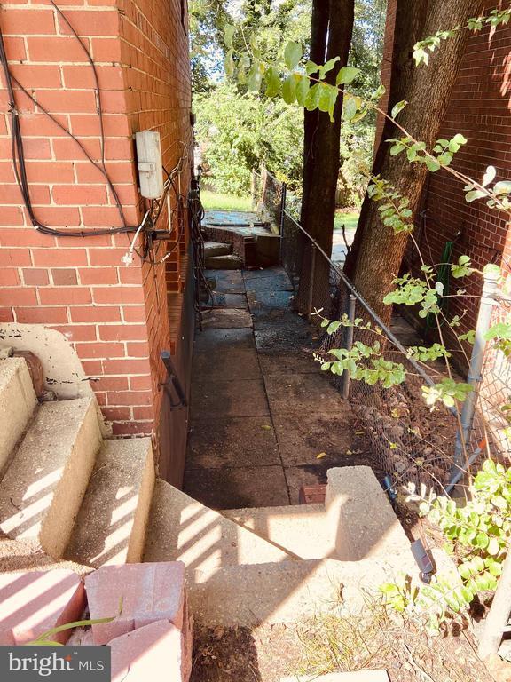 Building Photo - 113 Forrester St SW