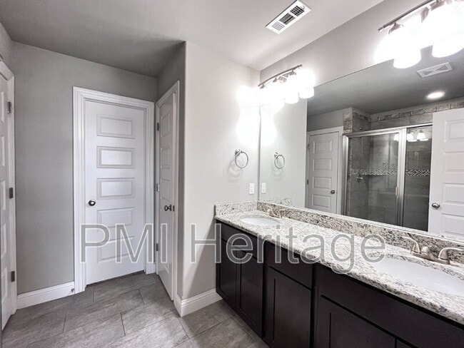 Building Photo - 3214 SW Stonepoint Ave