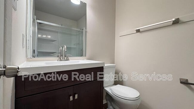 Building Photo - 1373 E Tanners Creek Dr