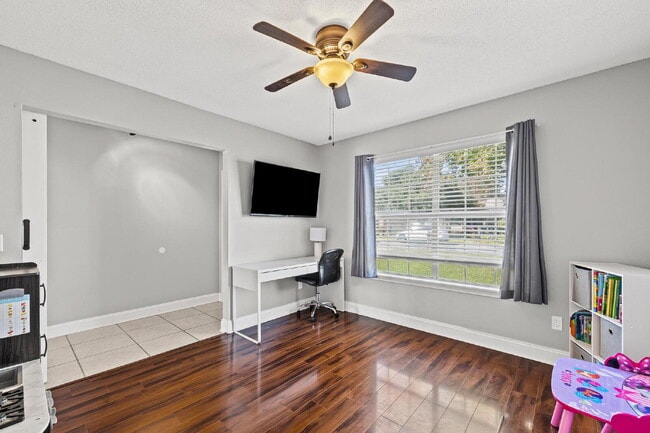 Building Photo - Pet Friendly 3-bedroom, 2-bath brick home with an office in southwest Pensacola