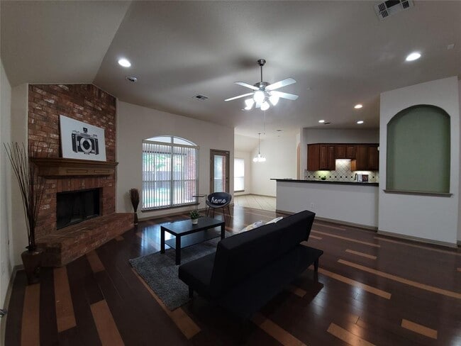 Building Photo - 10028 Lisi Anne Dr