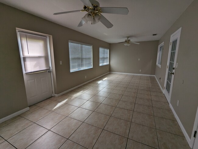 Building Photo - 2701 Wendover Ter