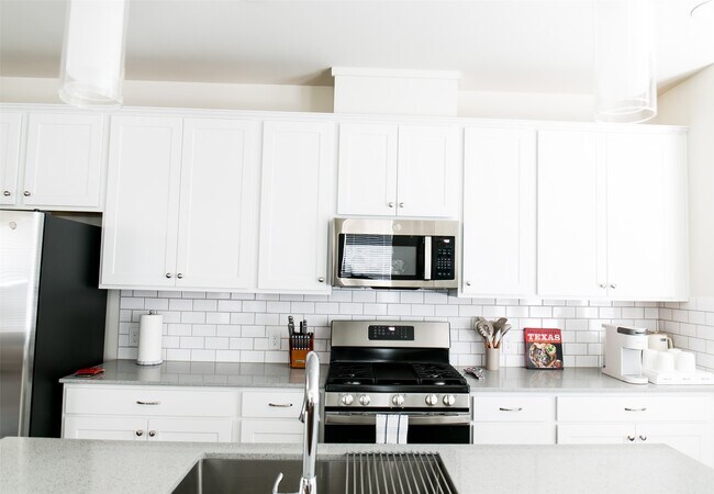 Building Photo - 5203 Burress Springs Ln