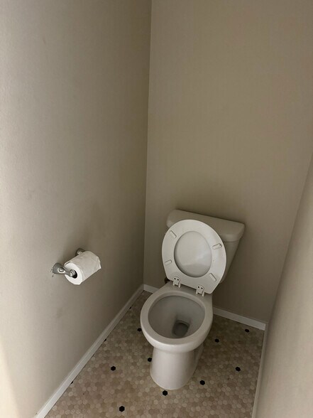 Building Photo - 16522 45th Ave E