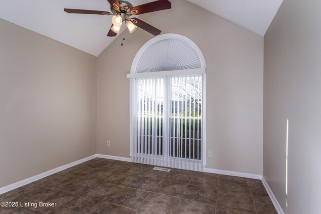 Building Photo - 4623 Wooded Oak Cir