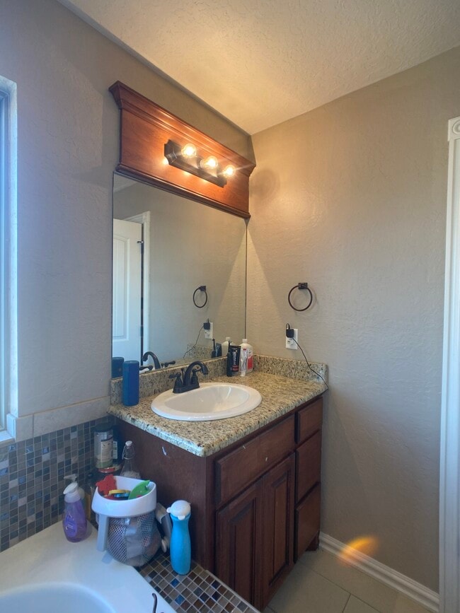 Building Photo - 1401 Limestone Way