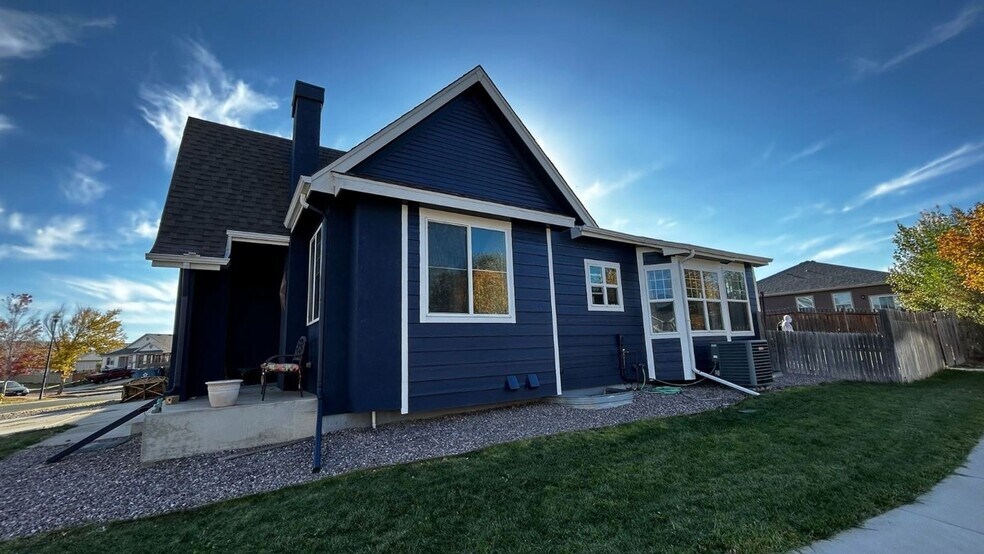 Building Photo - 1657 Dyer Loop