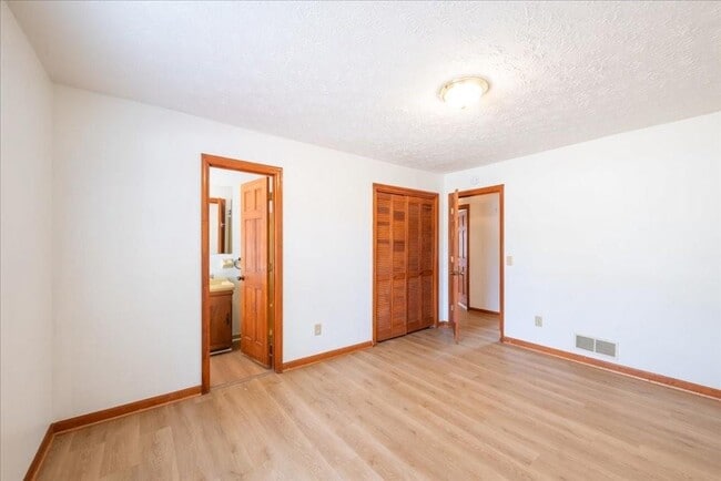 Building Photo - 4967 Macland Rd