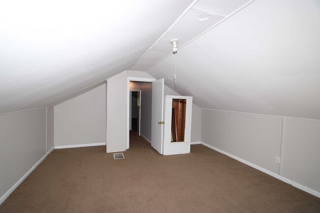 Building Photo - One of a Kind 4 Bed 1 Bath Home