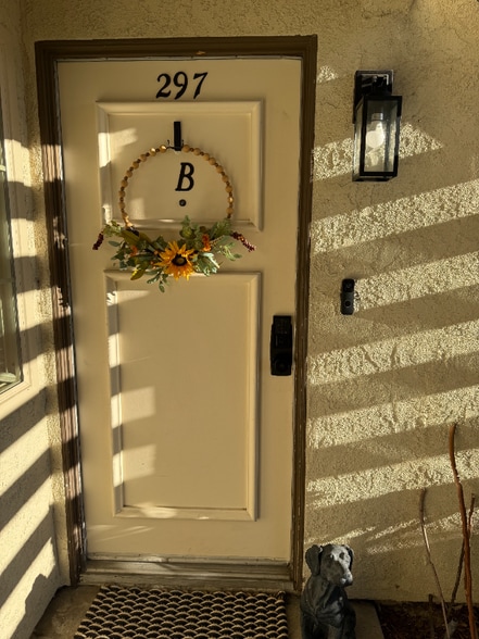 Primary Photo - 23335 La Crescenta