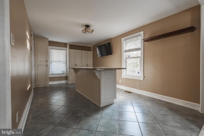 Building Photo - 23 Sunset Rd