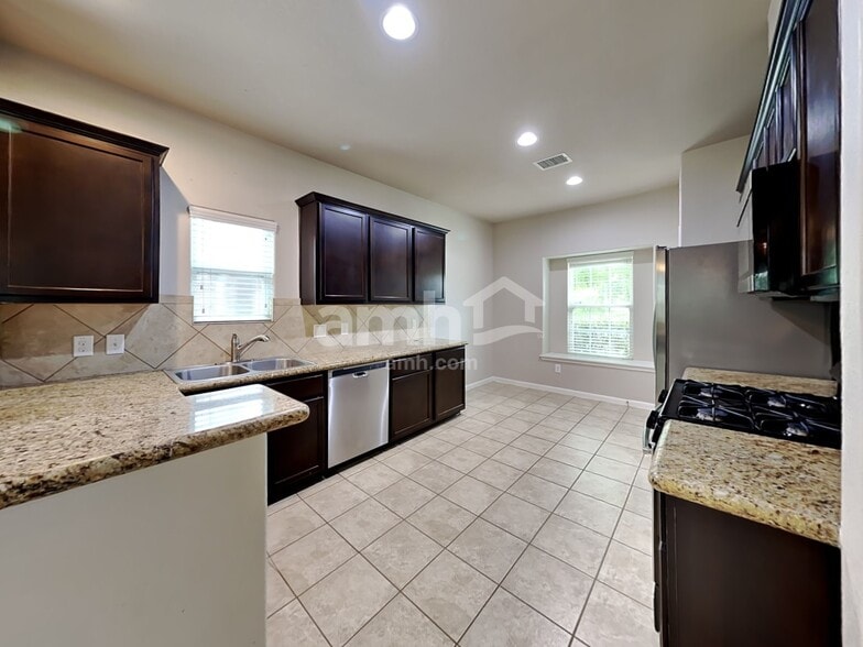 Building Photo - 18468 Sunrise Maple Dr