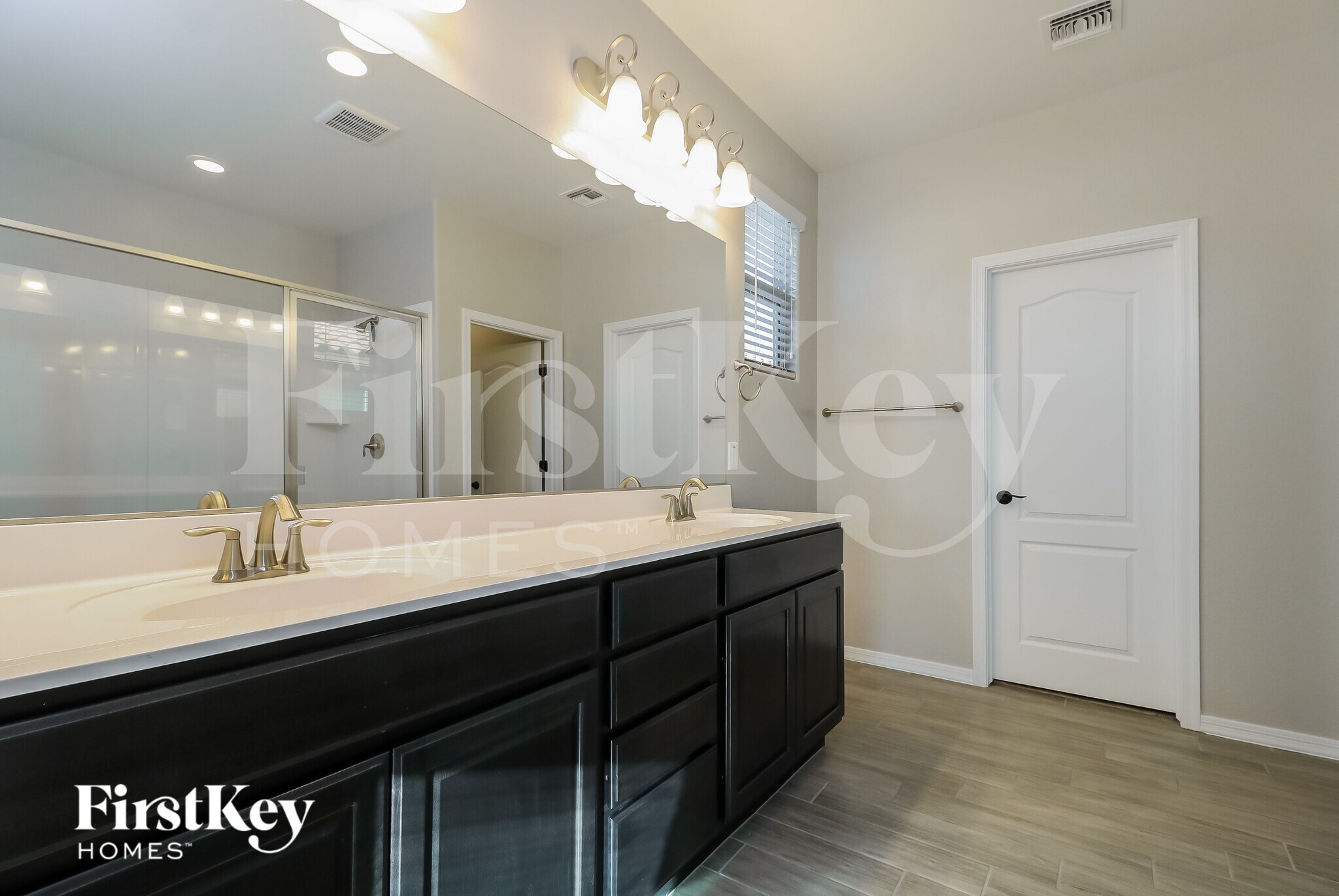 Building Photo - 8411 S 164th Dr