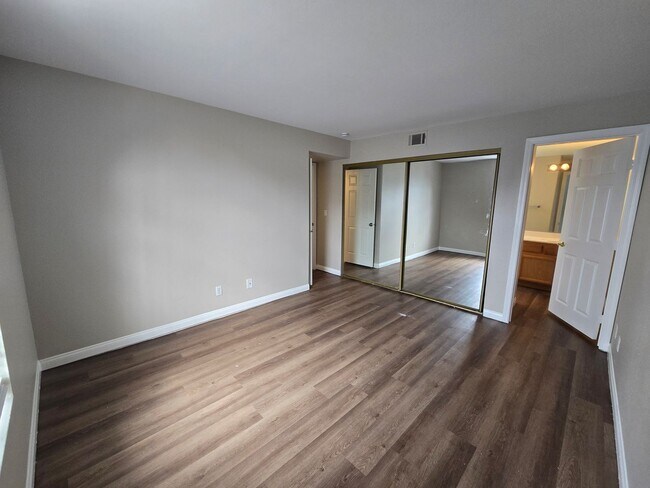 Building Photo - 2987 Juniper Hills Blvd