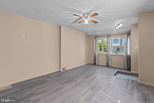 Building Photo - 129 Blake Ave