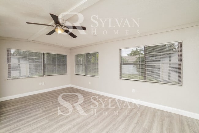 Building Photo - Spacious, Modern Home-style Living.