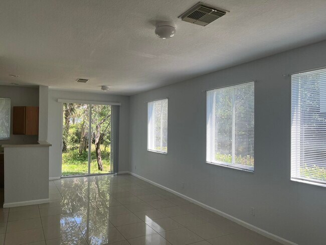 Building Photo - 3231 Laurel Ridge Cir