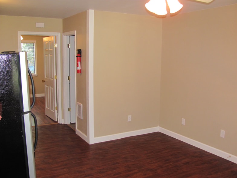 Primary Photo - 85 N High St