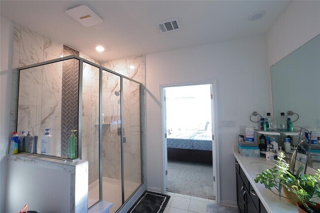 Building Photo - 232 Barton Oak Trl