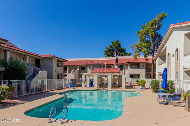 Building Photo - 10610 S 48th St