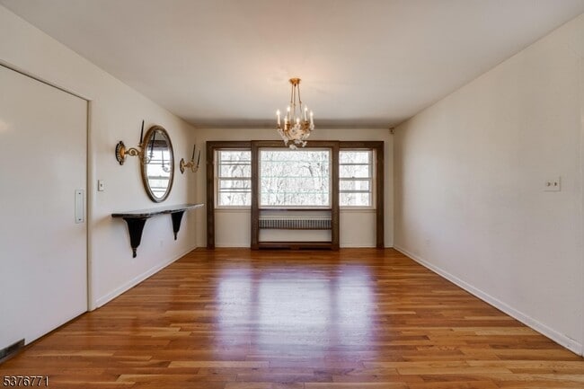 Building Photo - 17 Oxford Dr