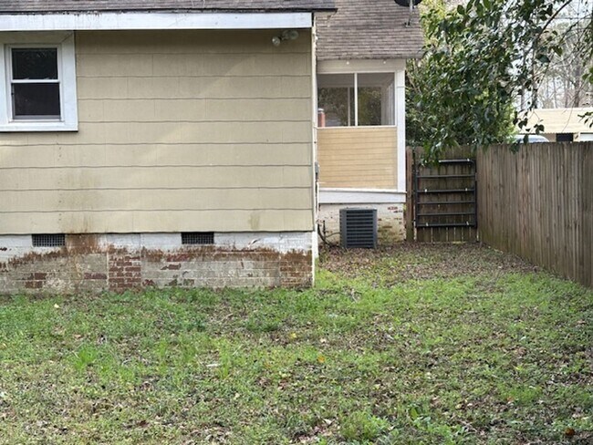 Building Photo - Charming 2-bedroom one bath cottage