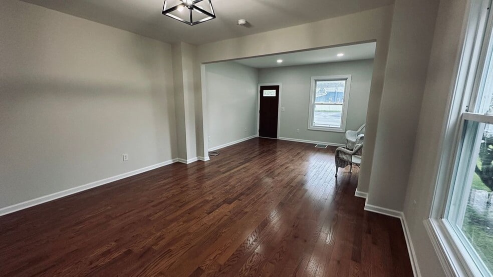 Building Photo - 7 Havens Ave