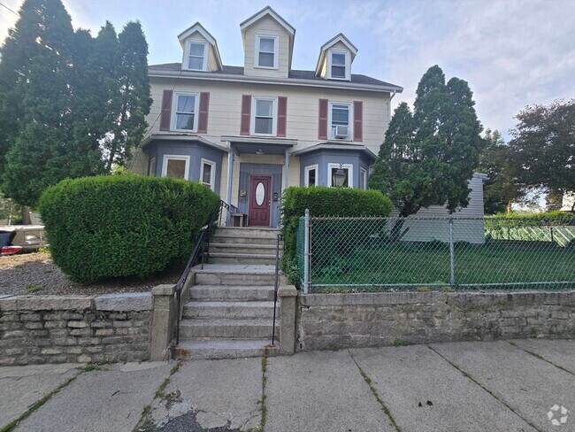 Building Photo - 67 Maynard St